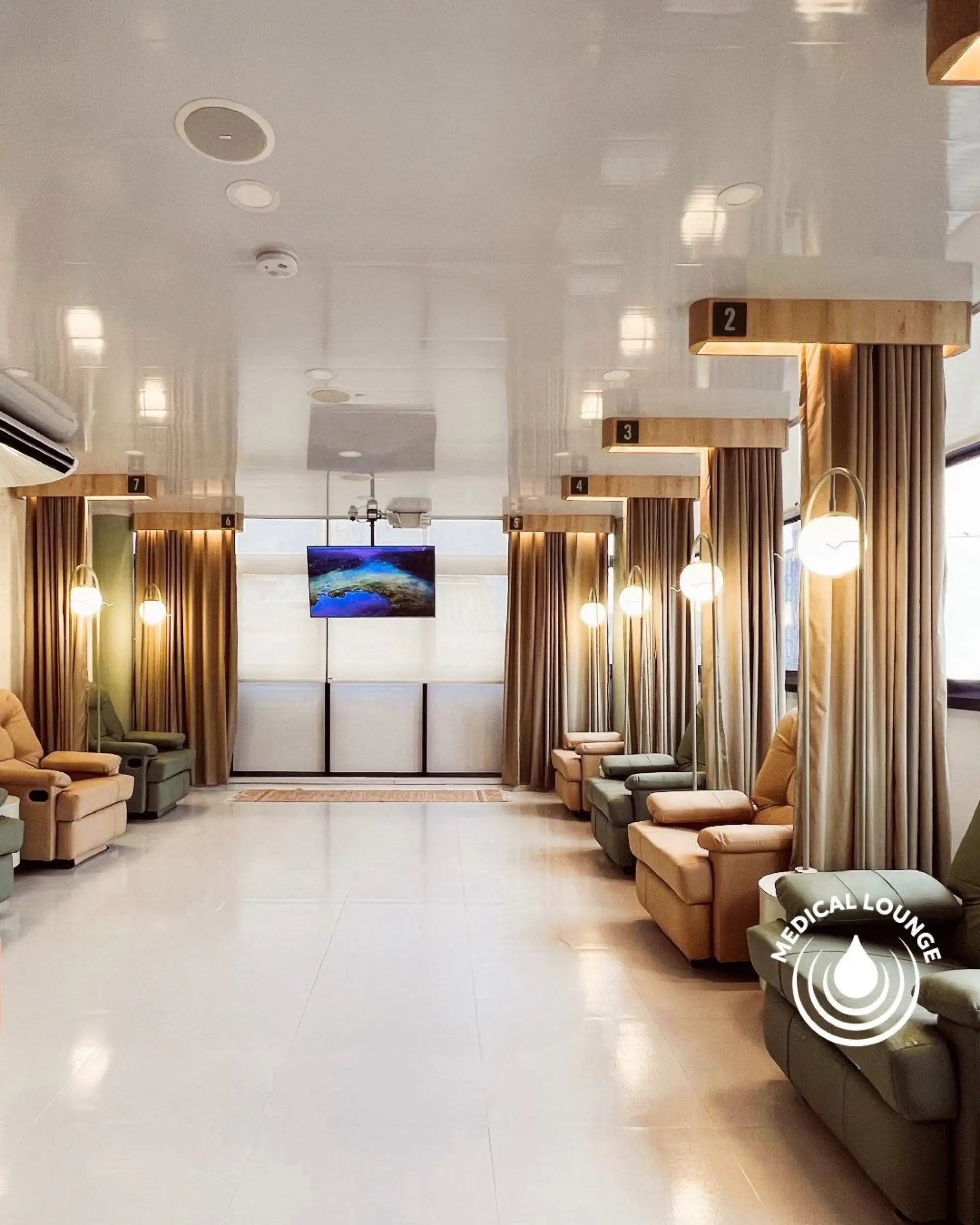 Main lounge corridor with private stations